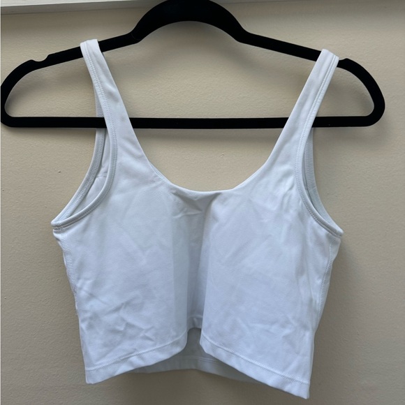 White workout top - Picture 2 of 3